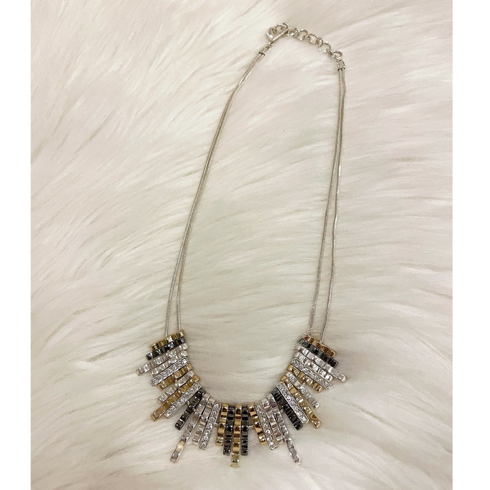 • Statement Necklace • - Picture 2 of 4